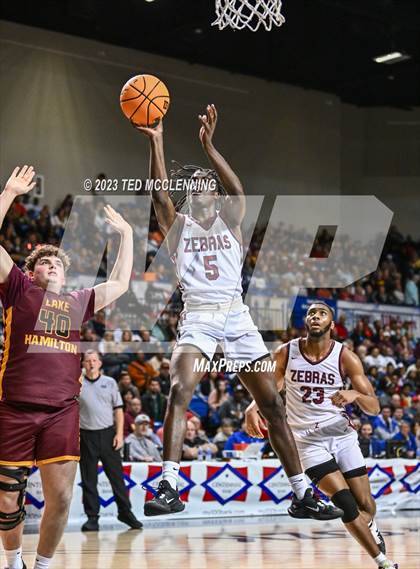 Thumbnail 1 in Pine Bluff vs. Lake Hamilton (AAA 5A State Final) photogallery.