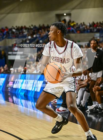 Thumbnail 2 in Pine Bluff vs. Lake Hamilton (AAA 5A State Final) photogallery.