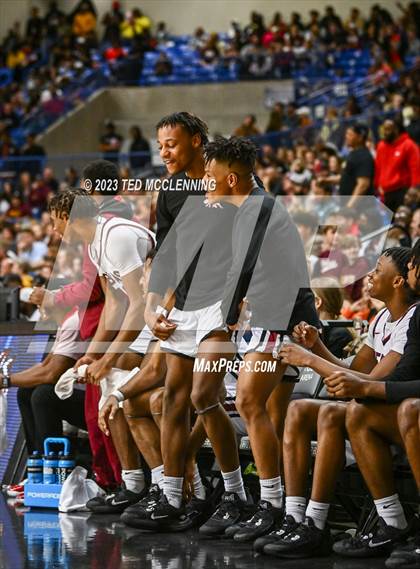 Thumbnail 1 in Pine Bluff vs. Lake Hamilton (AAA 5A State Final) photogallery.