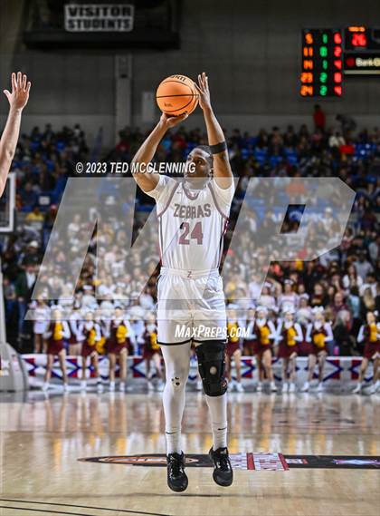 Thumbnail 1 in Pine Bluff vs. Lake Hamilton (AAA 5A State Final) photogallery.