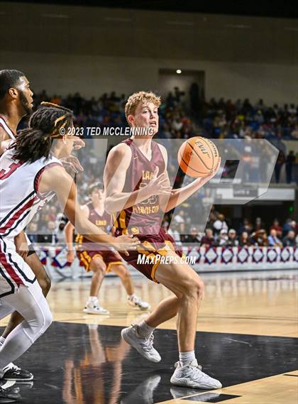 Thumbnail 2 in Pine Bluff vs. Lake Hamilton (AAA 5A State Final) photogallery.