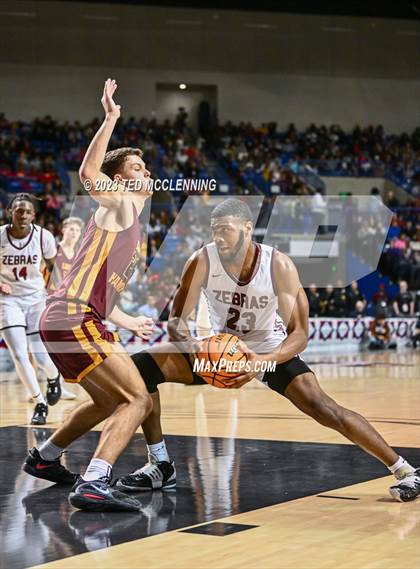 Thumbnail 3 in Pine Bluff vs. Lake Hamilton (AAA 5A State Final) photogallery.