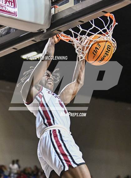 Thumbnail 3 in Pine Bluff vs. Lake Hamilton (AAA 5A State Final) photogallery.