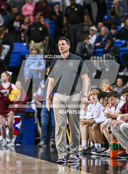 Thumbnail 3 in Pine Bluff vs. Lake Hamilton (AAA 5A State Final) photogallery.