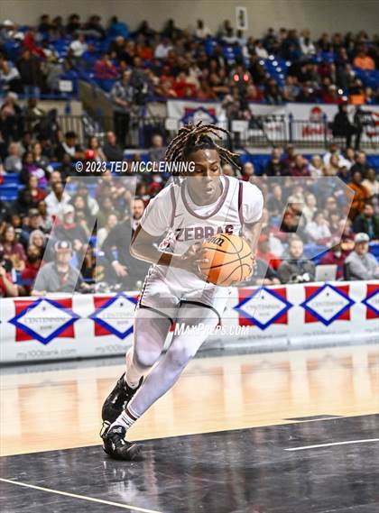 Thumbnail 2 in Pine Bluff vs. Lake Hamilton (AAA 5A State Final) photogallery.