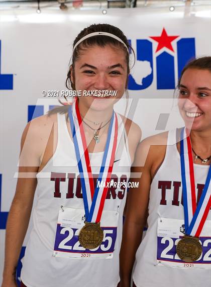 Thumbnail 2 in UIL Cross Country 5A Finals (3200) photogallery.