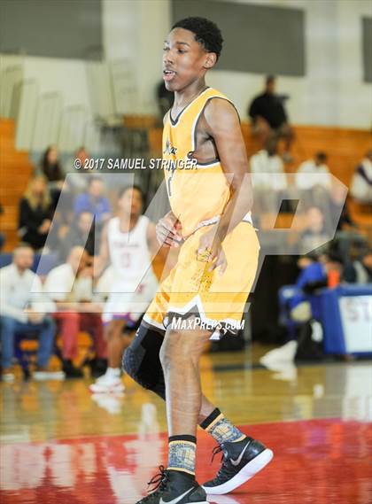 Thumbnail 2 in Mission vs. St. Ignatius (Leo LaRocca Sand Dune Classic) photogallery.