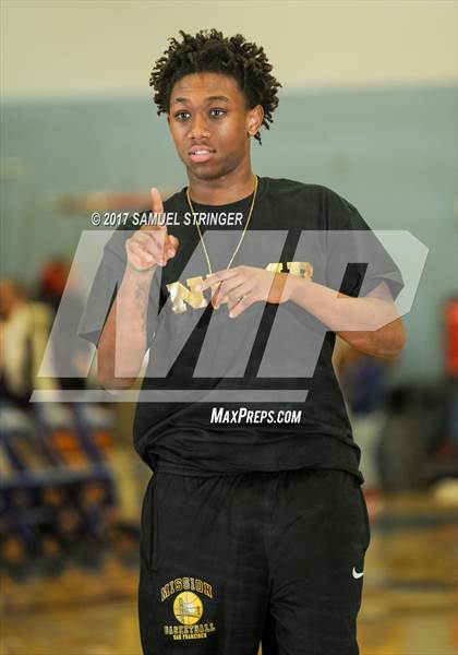 Thumbnail 2 in Mission vs. St. Ignatius (Leo LaRocca Sand Dune Classic) photogallery.