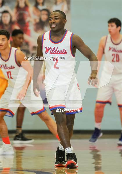 Thumbnail 3 in Mission vs. St. Ignatius (Leo LaRocca Sand Dune Classic) photogallery.
