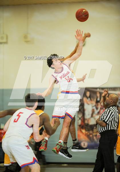 Thumbnail 2 in Mission vs. St. Ignatius (Leo LaRocca Sand Dune Classic) photogallery.