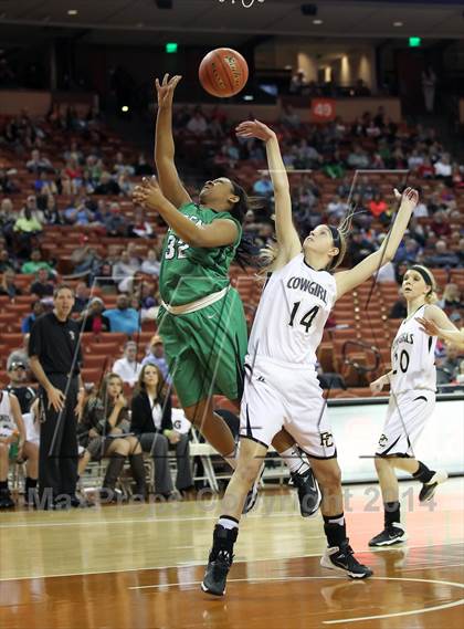 Thumbnail 3 in Plains vs. Kerens (UIL 1A Division 1 Final) photogallery.