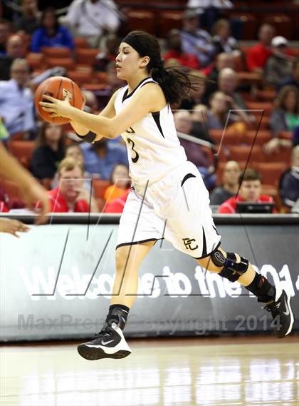 Thumbnail 3 in Plains vs. Kerens (UIL 1A Division 1 Final) photogallery.