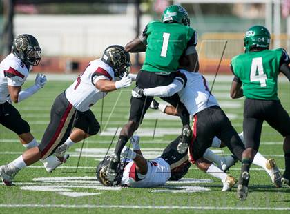 Thumbnail 2 in Upland vs Oaks Christian (UT Honor Bowl) photogallery.