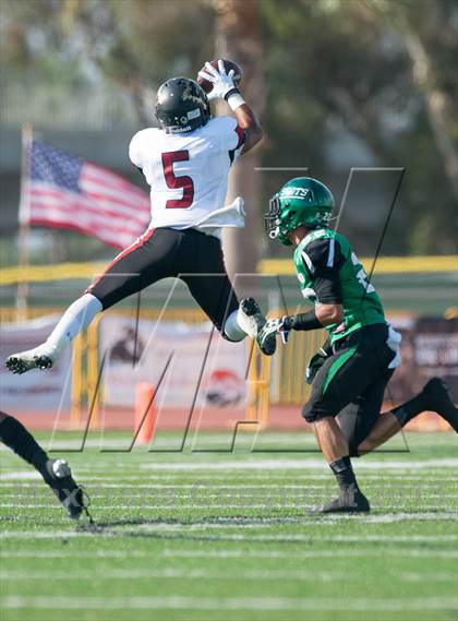 Thumbnail 3 in Upland vs Oaks Christian (UT Honor Bowl) photogallery.