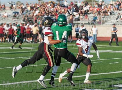 Thumbnail 2 in Upland vs Oaks Christian (UT Honor Bowl) photogallery.