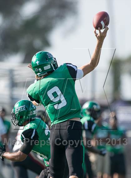 Thumbnail 2 in Upland vs Oaks Christian (UT Honor Bowl) photogallery.