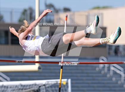 Thumbnail 1 in University @ Laguna Hills photogallery.