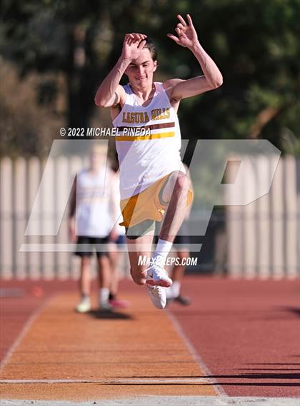 Thumbnail 3 in University @ Laguna Hills photogallery.