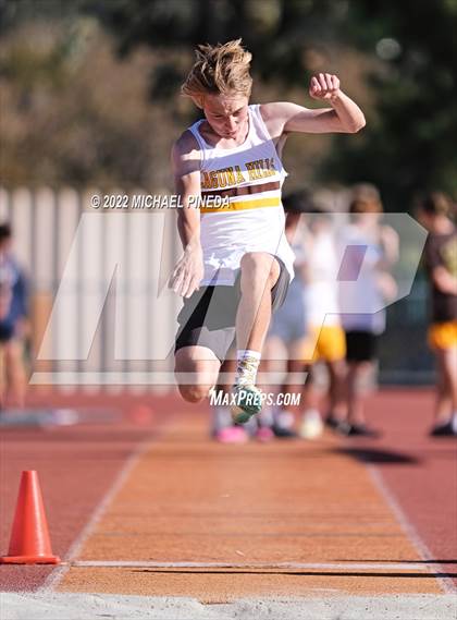 Thumbnail 2 in University @ Laguna Hills photogallery.