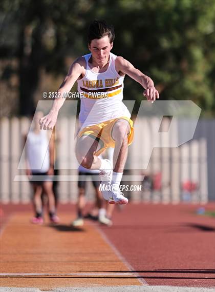 Thumbnail 2 in University @ Laguna Hills photogallery.