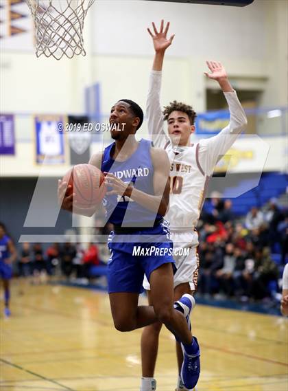 Thumbnail 3 in Windward vs. Clovis West (Nor Cal Tip Off Classic) photogallery.