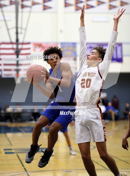 Thumbnail 2 in Windward vs. Clovis West (Nor Cal Tip Off Classic) photogallery.