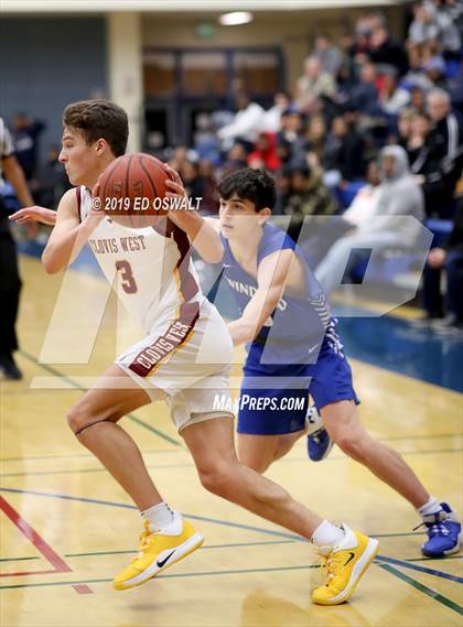 Thumbnail 3 in Windward vs. Clovis West (Nor Cal Tip Off Classic) photogallery.