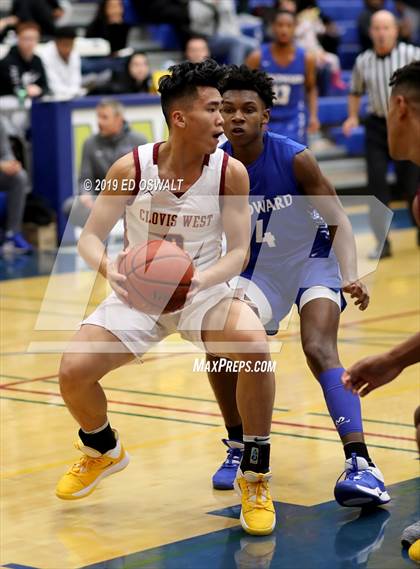 Thumbnail 1 in Windward vs. Clovis West (Nor Cal Tip Off Classic) photogallery.