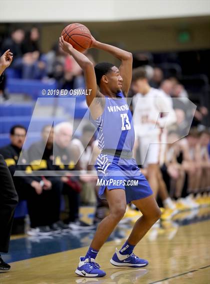 Thumbnail 1 in Windward vs. Clovis West (Nor Cal Tip Off Classic) photogallery.