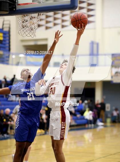 Thumbnail 3 in Windward vs. Clovis West (Nor Cal Tip Off Classic) photogallery.