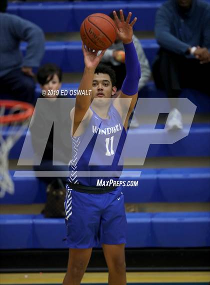 Thumbnail 3 in Windward vs. Clovis West (Nor Cal Tip Off Classic) photogallery.