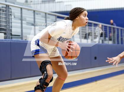 Thumbnail 3 in Richland vs Brewer (Weatherford Raising Cane's Christmas Classic) photogallery.