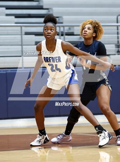 Thumbnail 3 in Richland vs Brewer (Weatherford Raising Cane's Christmas Classic) photogallery.