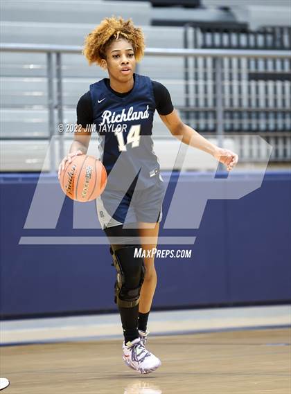 Thumbnail 1 in Richland vs Brewer (Weatherford Raising Cane's Christmas Classic) photogallery.