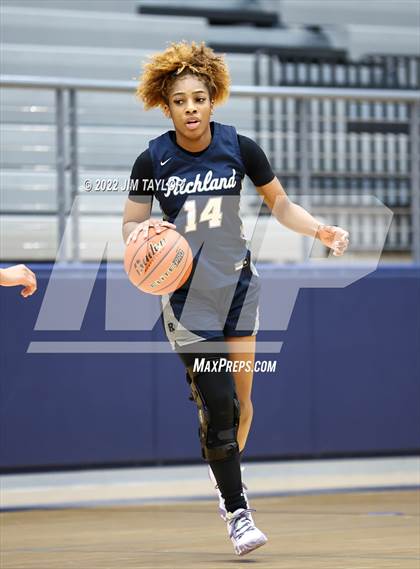 Thumbnail 1 in Richland vs Brewer (Weatherford Raising Cane's Christmas Classic) photogallery.