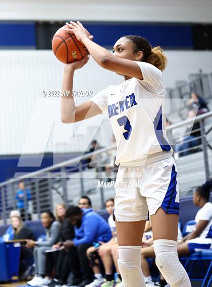 Thumbnail 1 in Richland vs Brewer (Weatherford Raising Cane's Christmas Classic) photogallery.