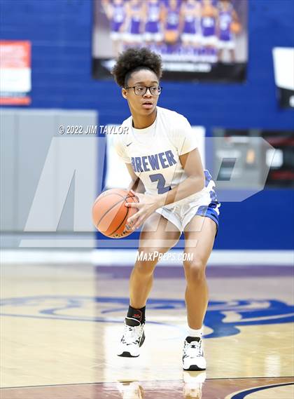 Thumbnail 2 in Richland vs Brewer (Weatherford Raising Cane's Christmas Classic) photogallery.
