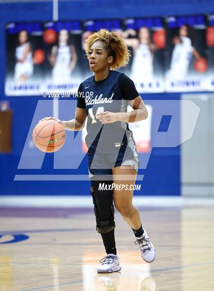 Thumbnail 3 in Richland vs Brewer (Weatherford Raising Cane's Christmas Classic) photogallery.