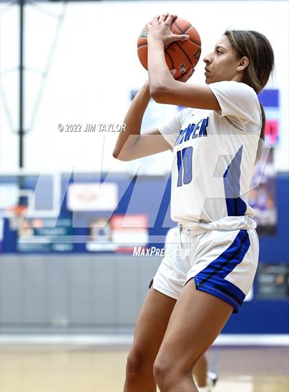 Thumbnail 3 in Richland vs Brewer (Weatherford Raising Cane's Christmas Classic) photogallery.