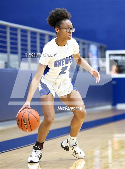 Thumbnail 2 in Richland vs Brewer (Weatherford Raising Cane's Christmas Classic) photogallery.