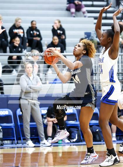 Thumbnail 1 in Richland vs Brewer (Weatherford Raising Cane's Christmas Classic) photogallery.