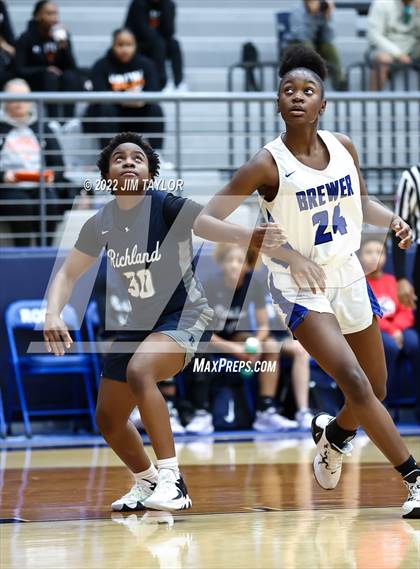 Thumbnail 2 in Richland vs Brewer (Weatherford Raising Cane's Christmas Classic) photogallery.