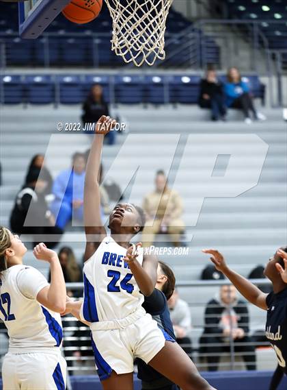 Thumbnail 2 in Richland vs Brewer (Weatherford Raising Cane's Christmas Classic) photogallery.