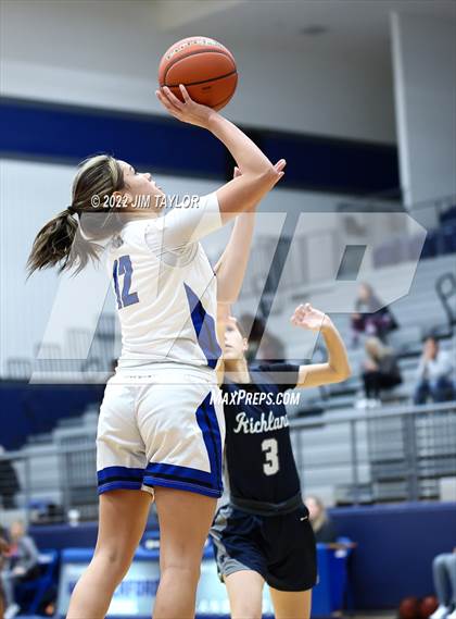 Thumbnail 3 in Richland vs Brewer (Weatherford Raising Cane's Christmas Classic) photogallery.
