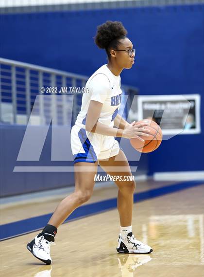 Thumbnail 2 in Richland vs Brewer (Weatherford Raising Cane's Christmas Classic) photogallery.