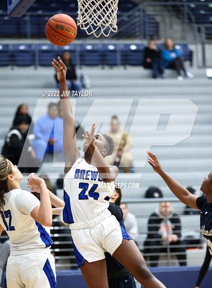 Thumbnail 1 in Richland vs Brewer (Weatherford Raising Cane's Christmas Classic) photogallery.