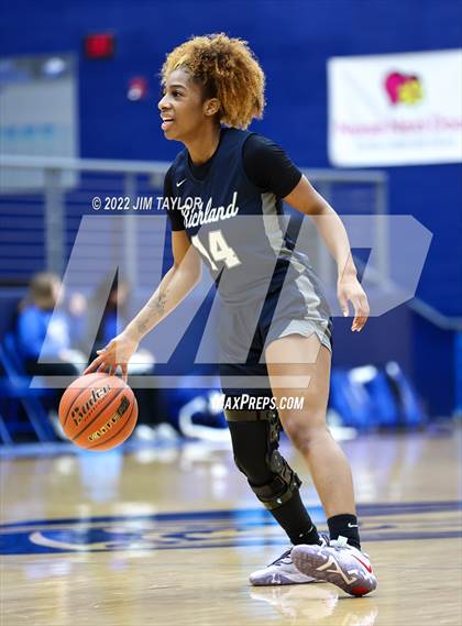 Thumbnail 2 in Richland vs Brewer (Weatherford Raising Cane's Christmas Classic) photogallery.