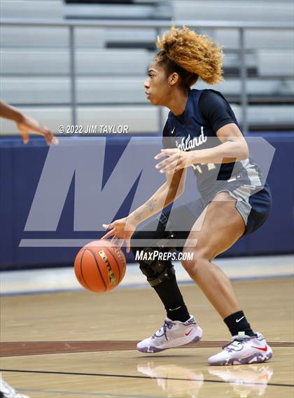 Thumbnail 2 in Richland vs Brewer (Weatherford Raising Cane's Christmas Classic) photogallery.