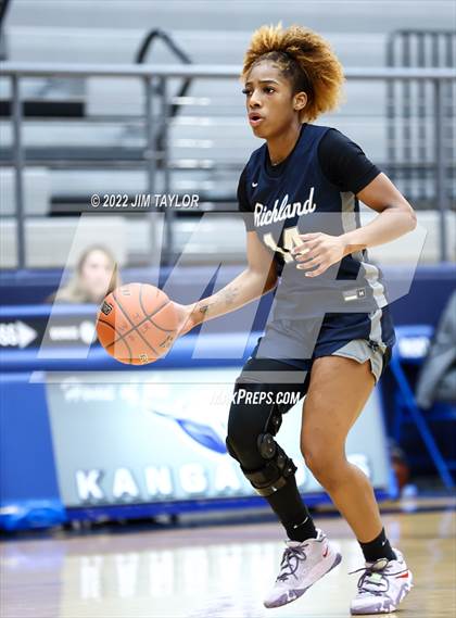 Thumbnail 3 in Richland vs Brewer (Weatherford Raising Cane's Christmas Classic) photogallery.