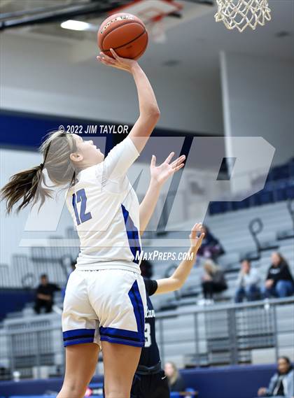 Thumbnail 1 in Richland vs Brewer (Weatherford Raising Cane's Christmas Classic) photogallery.
